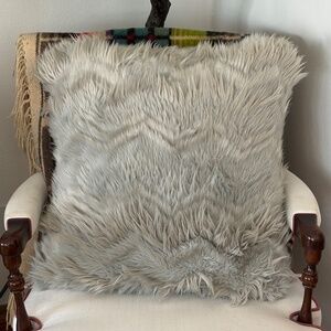 Anthropologie Faux Fur Gray Grey Chevron Throw Accent Pillow Down Insert 20 x 20